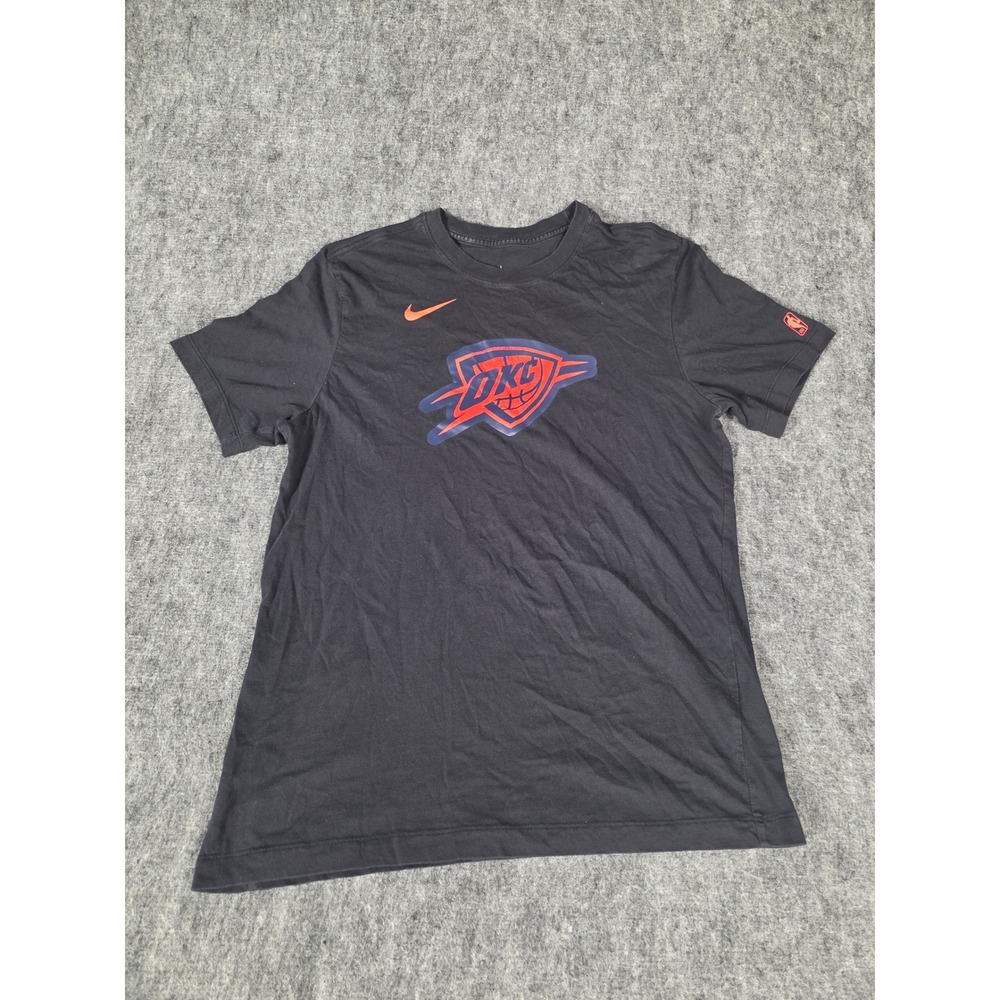 Nike OKC Thunder T Shirt Mens Medium Black NBA Graphic Swoosh Logo FN1171-010